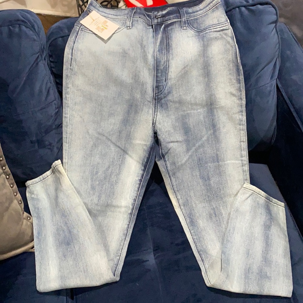 NWT High-waist acid wash size 15 stretchy straight leg jeans